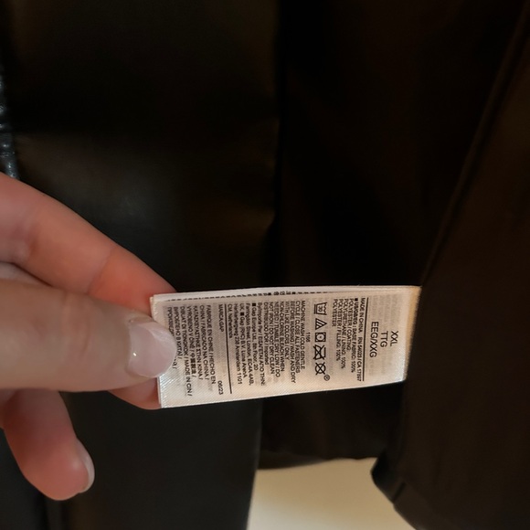 Gap Relaxed Faux Leather Vest - Picture 3 of 10